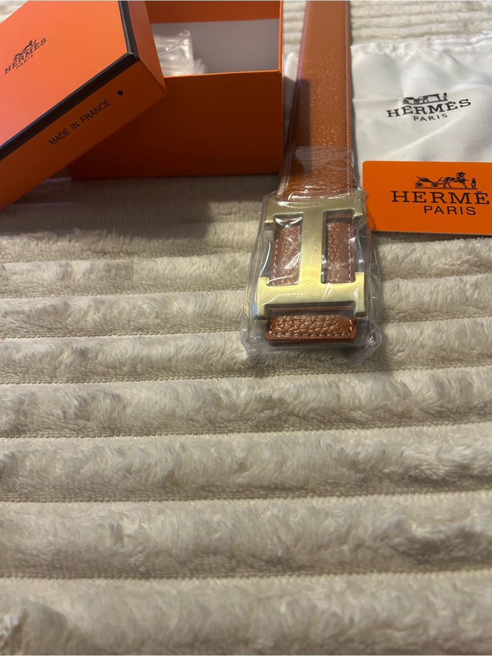 Hermes Tan Leather Men's Belt with Gold H Buckle - Picture 3 of 4
